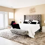 Luxury Oasis In Central Encino W Pool & Spa
