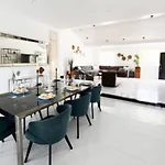 Luxury Oasis In Central Encino W Pool & Spa