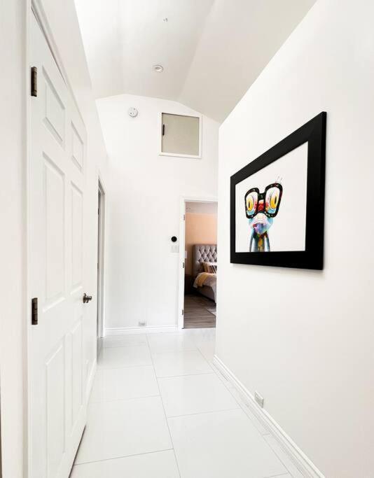 Luxury Oasis In Encino W Pool &