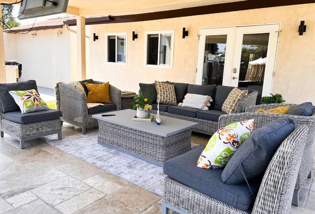 Luxury Oasis In Encino W Pool & Сasa de vacaciones Los Ángeles