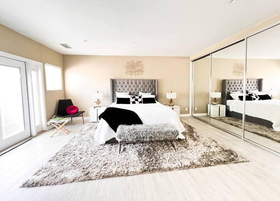 Luxury Oasis In Encino W Pool & Сasa de vacaciones *