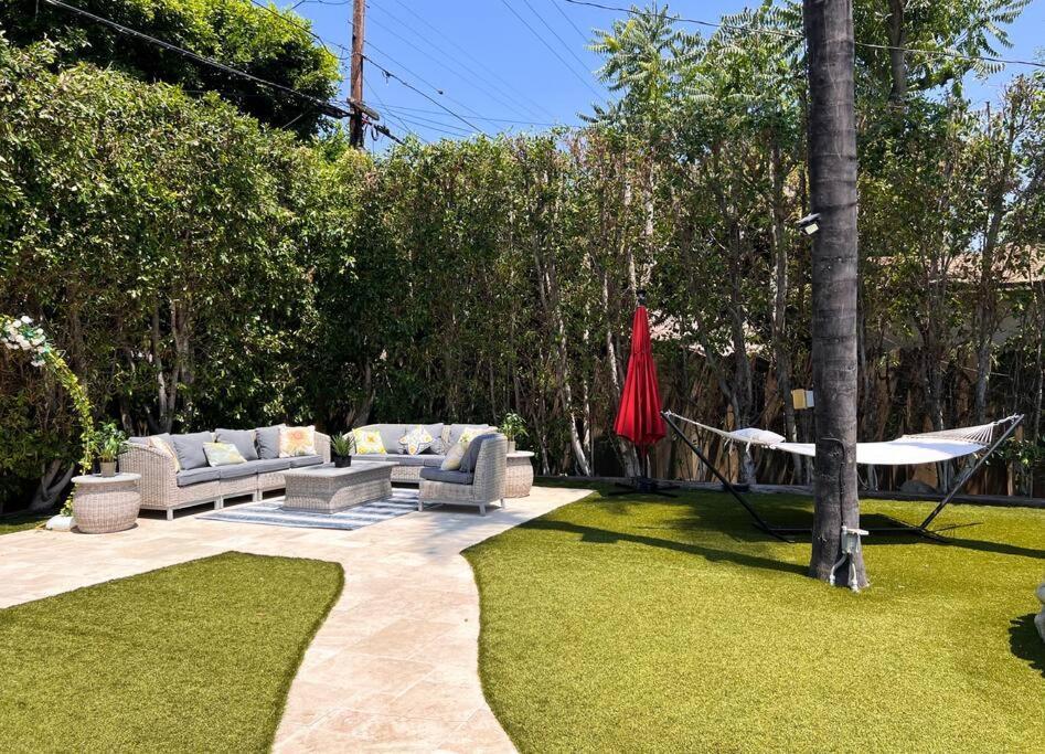 Luxury Oasis In Encino W Pool & Сasa de vacaciones