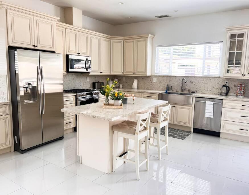 Luxury Oasis In Encino W Pool & Los Ángeles
