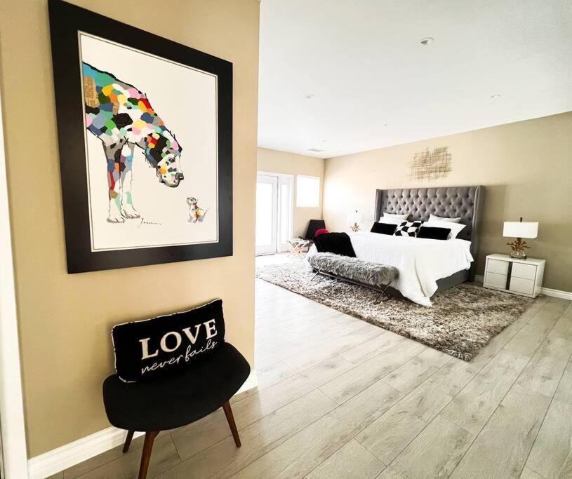 Luxury Oasis In Encino W Pool & Сasa de vacaciones *